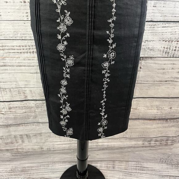 Style & Co Skirt size 8 Petite Black Linen Knee A Line Floral Embroidery Modest - Picture 5 of 8